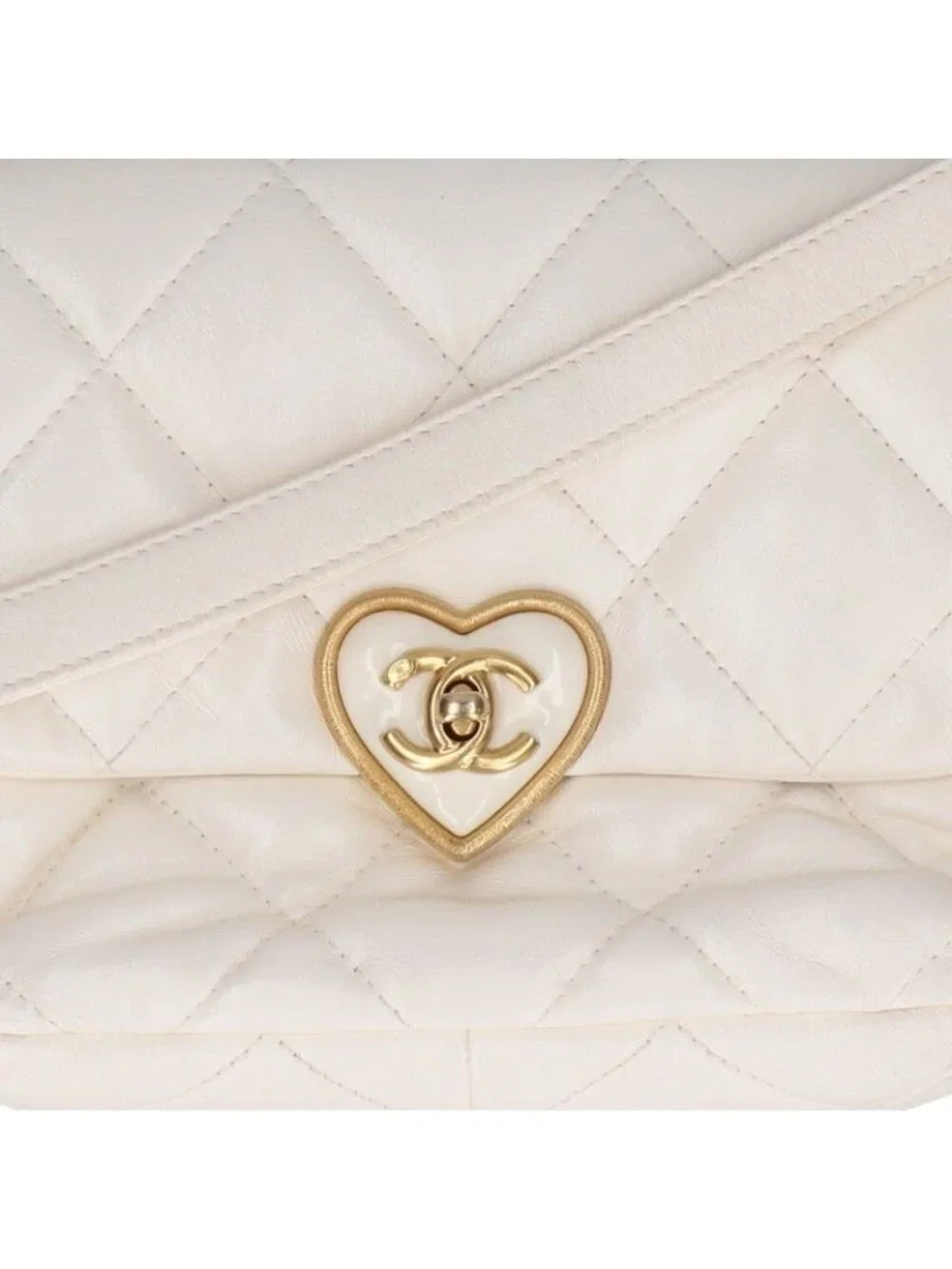 Chanel Heart Lock Chain Shoulder Bag